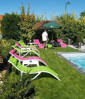 Logis Des Moissons Hotel 3*
