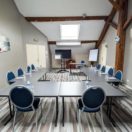 Hotell Logis Des Moissons Matougues