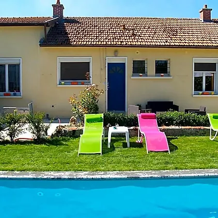 Logis Des Moissons Hotel 3*