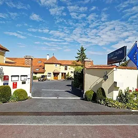 Logis Des Moissons Hotel
