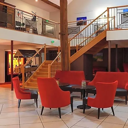 Logis Des Moissons Hotel 3*