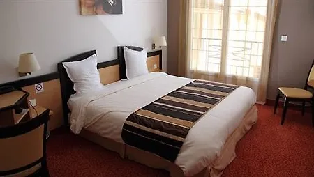 Logis Des Moissons Hotel 3*
