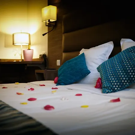 Hotell Logis Des Moissons Matougues