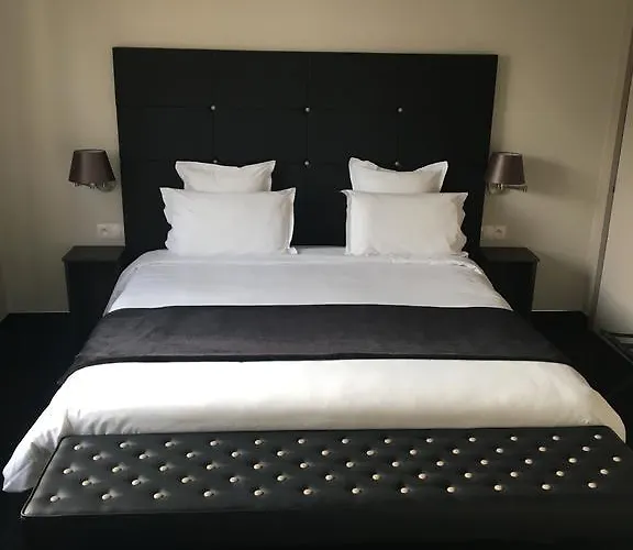 Logis Des Moissons Hotel 3*