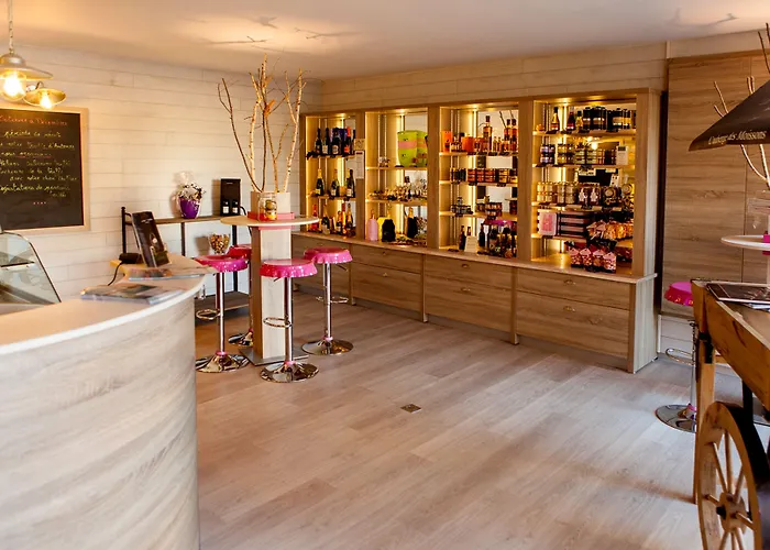 Logis Des Moissons Hotel 3*