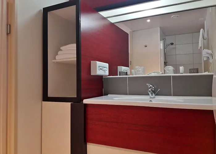 Logis Des Moissons Hotel