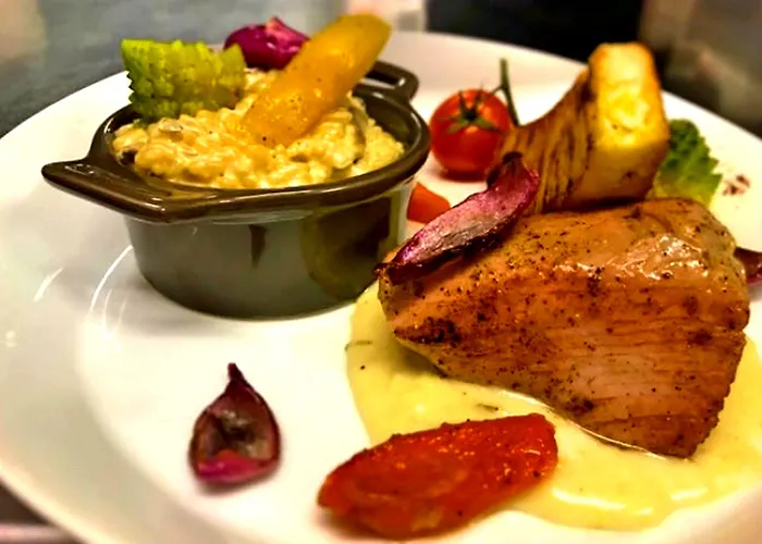 Logis Des Moissons Hotel 3*