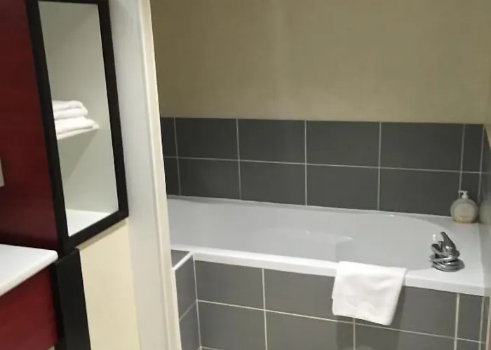 Logis Des Moissons Hotel Matougues