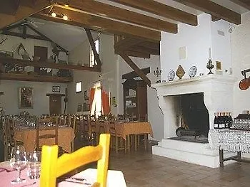 Otel Logis Des Moissons Matougues