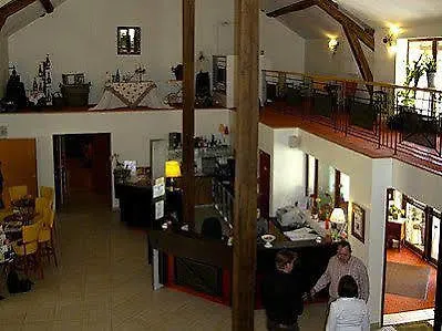 Logis Des Moissons Hotel 3*